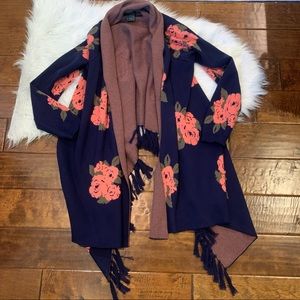 BB Dakota Women’s Cardigan Cardi Malone Blue pink Flowers Fringe Size Medium